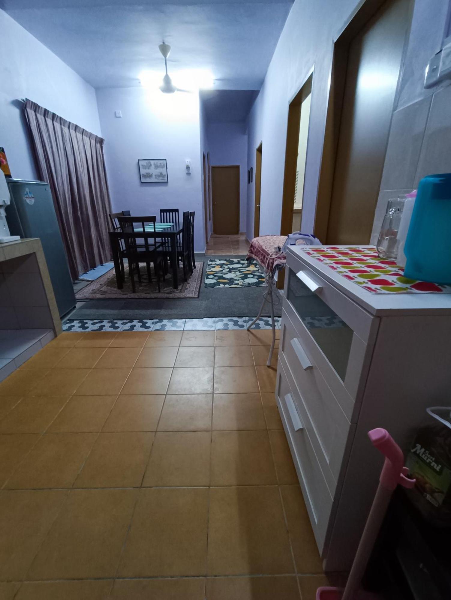 Homestay Lestari Klia Sepang Exterior photo